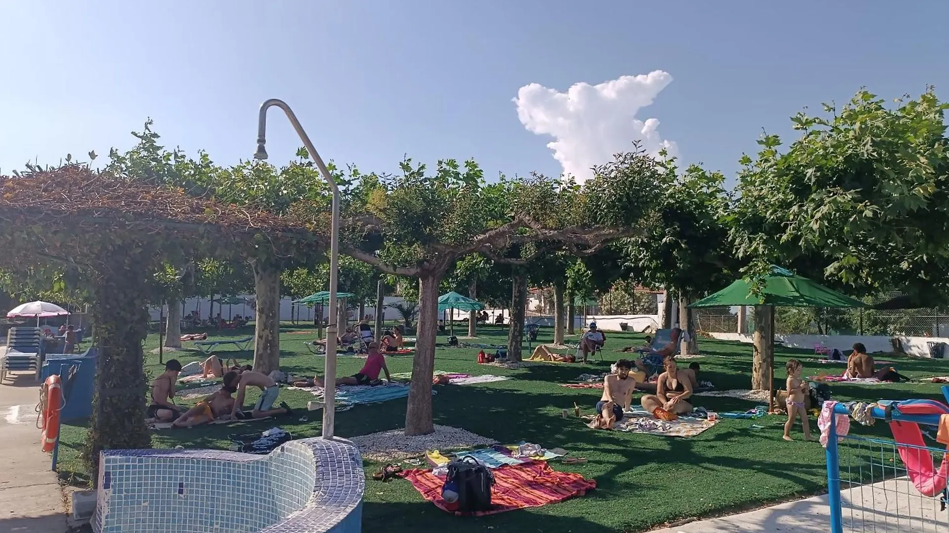 Las Cabanas Del Lago Incluye Acceso Piscina Las 2 Columnas قرطبة إسبانيا